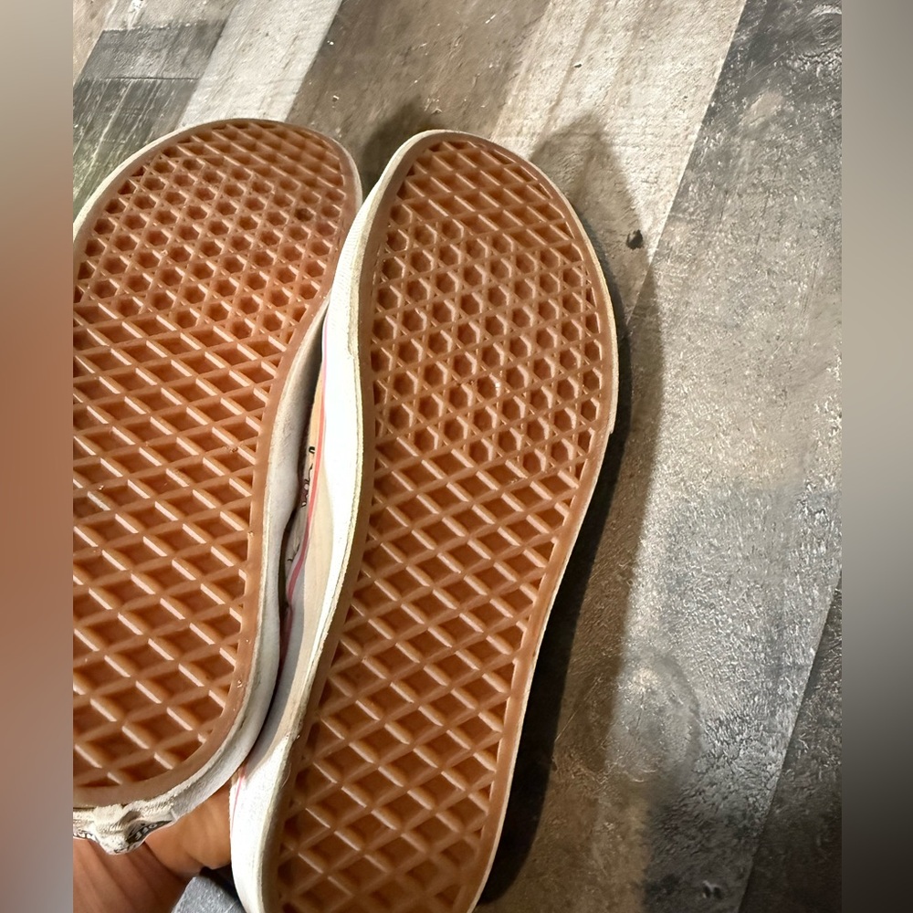 Vans X‎ Disney Minnie Mouse Shoes- 9.5 - Picture 4 of 7